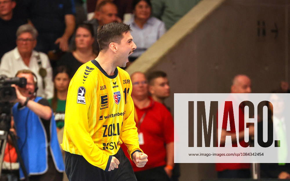 Germany, Göppingen, Opel HBL Bundesliga Handball, FRISCH AUF Göppingen vs. SG BBM Bietigheim, Martin Tomovski (BBM) celebrates