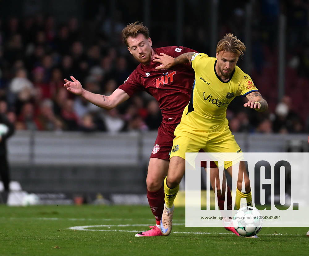 Soccer 3rd Division, Fortuna Cologne vs. Saarbrücken: Jannik Mause (Fortuna Cologne, left) and Niko Bretschneider (Saarbrücken, right)