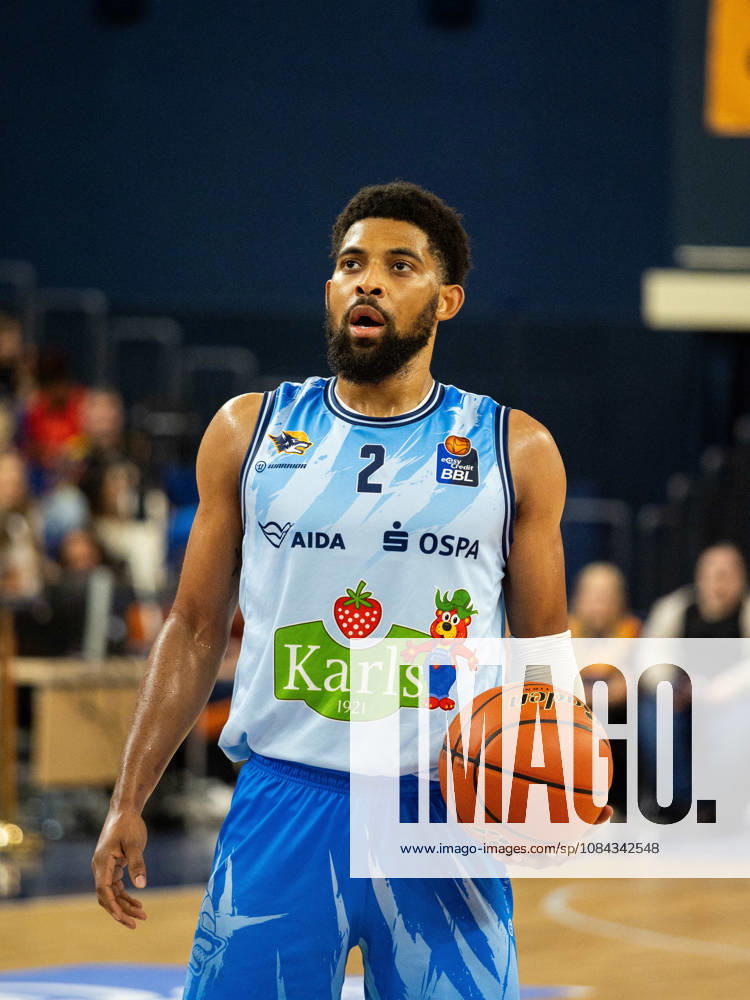 02 Zach Copeland of the Rostock Seawolves looks intently toward the basket before taking a free throw. Rostock Seawolves vs. Fitness First Würzburg Baskets, Stadthalle Rostock, easyCredit Basketball Bundesliga, Matchday 5, October 10, 2026: Rostock Seawolves vs. Fitness First Würzburg Baskets, Stadthalle Rostock, easyCredit Basketball Bundesliga, Matchday 5, Seawolves, Würzburg Baskets, Basketball, October 10, 2026, Rostock