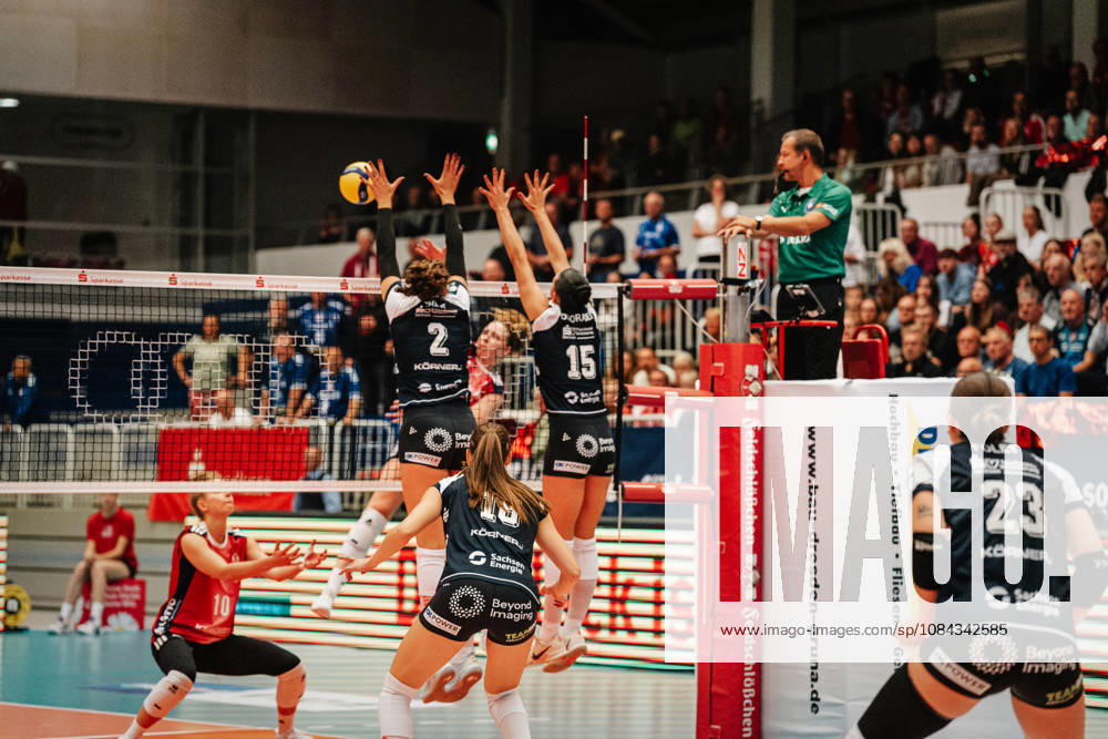 Pictured: Raeven Chase 2, Dresdner SC, and Maia Dvoracek 15, Dresdner SC, block the ball. October 10, 2026, Dresdner SC vs. Allianz MTV Stuttgart, DEKRA Women s Bundesliga 1, Volleyball, Germany, Dresden, Cyberport Arena