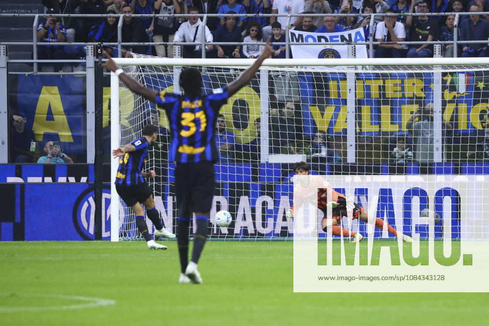 FC Internazionale v Parma Calcio - Serie A 2026 27 Hakan Calhanoglu in action during the Serie A match between FC Internazionale and Parma Calcio at Giuseppe Meazza in Milano, Italy, on October 10, 2026. Milano Milano Italy