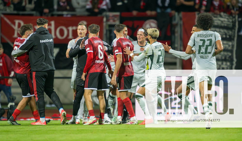 Soccer Season 2026–2027, Matchday 2, Bundesliga, Matchday 7: 1. FC Nürnberg (FCN) vs. VfL Wolfsburg (WOB) Wolves Sports Photo by Zink . DFL regulations prohibit any use of photographs as image sequences and or quasi-video; for editorial use only. Discussion: Half-time dispute