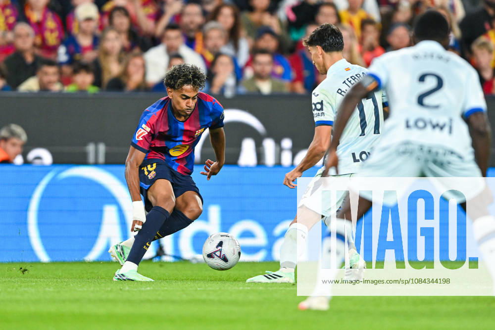 FC Barcelona, Barca v GETAFE CF SPOTIFY CAMP NOU. BARCELONA October 10,2026 FC BARCELONA vs GETAFE CF OCTOBER 10 ,2026 Lamine Yamal (10) of FC Barcelona during the match between FC Barcelona and Getafe CF corresponding to the eighth day of La Liga EA Sports at at Spotify Camp Nou in Barcelona, Spain. Barcelona ESP