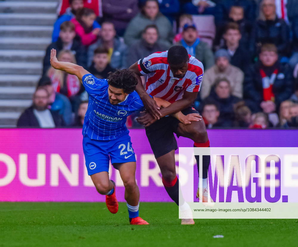 Sunderland v Brighton, Premier League, Football, Stadium Of Light, Sunderland UK - 10 Oct 2026 Ferdi Kadioglu of Brighton & Hove Albion Football Club battles with Sunderland player Sunderland Stadium Of Light Tyne and Wear UK, UK NEWSPAPERS OUT