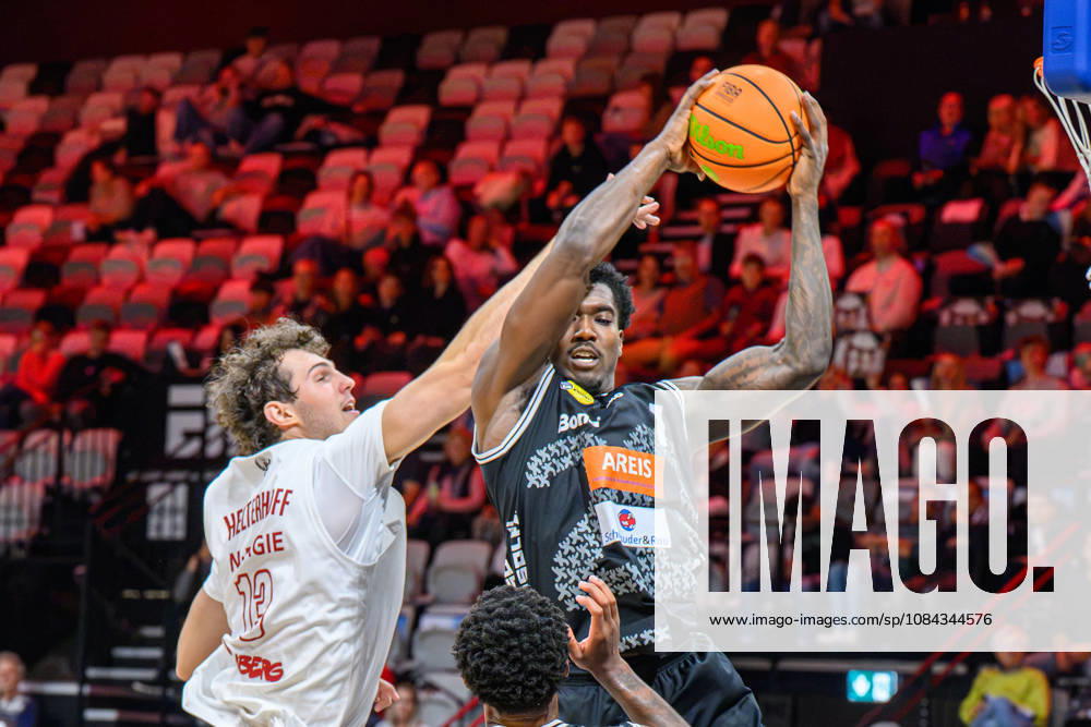 Basketball Season 2026–2027 2nd Bundesliga Pro A Matchday 4 Nuremberg Falcons Basketball Club NBC Kreisbau Kirchheim Knights AlSch Daniel Helterhoff 13, Nuremberg Falcons BC NBC Philip Alston 1, Kreisbau Kirchheim Knights