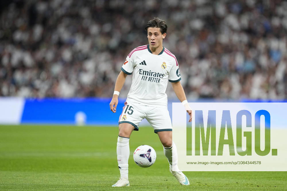 Arda Guler of Real Madrid CF in action during the Spanish League, LaLiga EA Sports, football match between Real Madrid and Villarreal CF at Bernabeu stadium on October 10, 2026, in Madrid, Spain. Real Madrid V Villarreal CF - LaLiga EA Sports - ZUMAa181 20261010_zaa_a181_135
