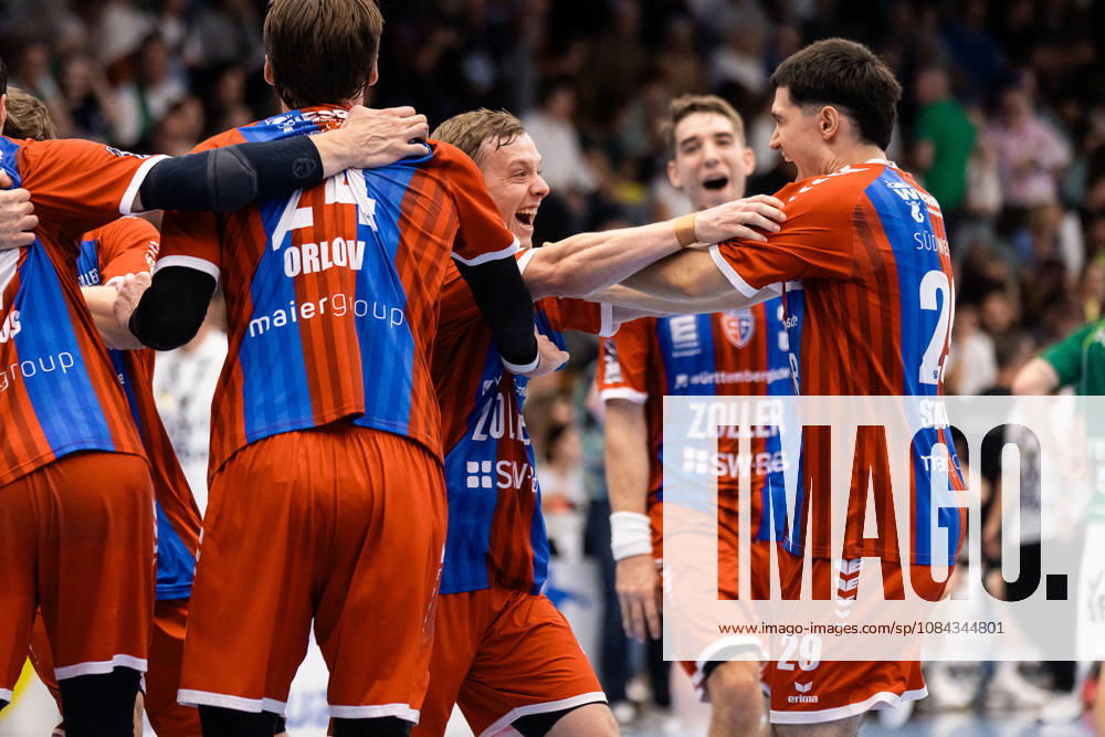 The Bietigheim players celebrate their victory after the game, away win GER, FRISCH AUF Göppingen vs. SG BBM Bietigheim, handball, Bundesliga, OPEL HBL, Matchday 8, 2026–2027 season, October 10, 2026, GER, FRISCH AUF Göppingen vs. SG BBM Bietigheim, Handball, Bundesliga, OPEL HBL, Matchday 8, 2026–2027 season, October 10, 2026, Göppingen