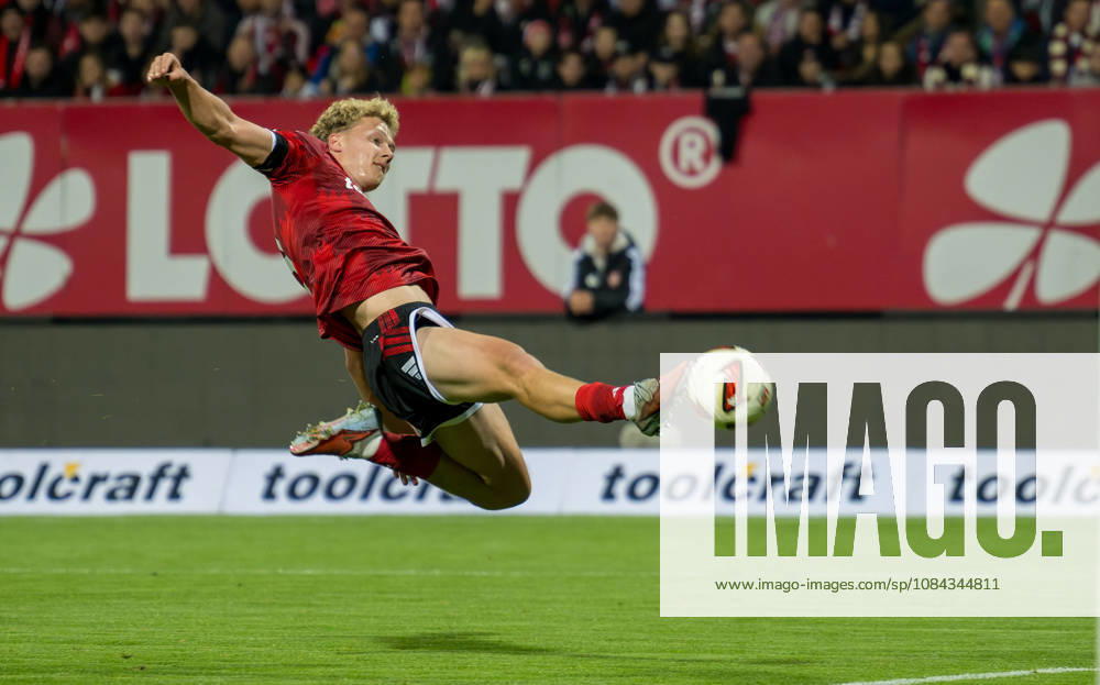 Soccer Season 2026–2027, Matchday 2, Bundesliga, Matchday 7: 1. FC Nürnberg (FCN) vs. VfL Wolfsburg (WOB) Wolves Sports Photo by Zink . DFL regulations prohibit any use of photographs as image sequences and or quasi-video; for editorial use only. Piet Scobel 19, 1 FC Nuremberg (FCN)