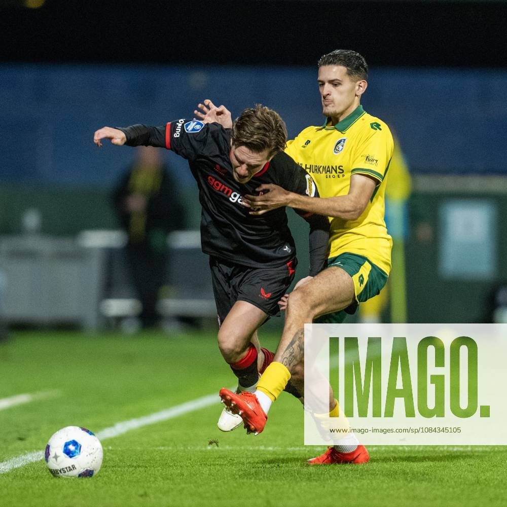 , Fortuna Sittard Stadium , season 2025 2026 , Dutch Eredivisie football , match between Fortuna Sittard and FC Twente , picture shows Fortuna Sittard player Justin Hubner FC Twente player Daan Rots Fortuna Sittard - Twente x208125528x