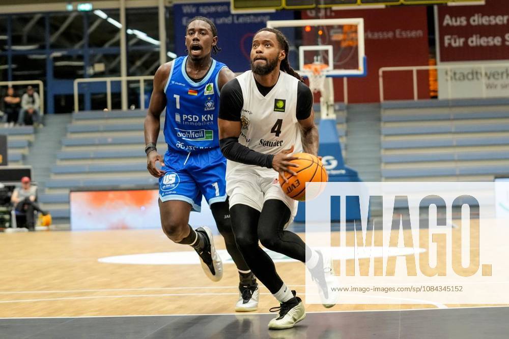 Basketball in Essen ** ** **Quashawn Tyrese Lane (ETB Miners) vs. Wesley Chima Oba (Lions) The 2. Bundesliga ProA game on October 10, 2026, ETB Miners vs. PS Karlsruhe LIONS, ended at the Sporthalle Am Hallo, Ernestinenstraße 57, with X X Michael Gohl FUNKE Photo ServicesSports Germany North Rhine-Westphalia Essen Copyright MichaelxGohl