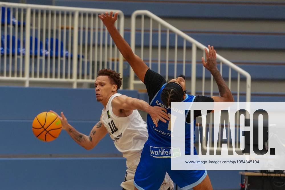Basketball in Essen ** ** **Isaiah Jevon Sanders ETB Miners vs. Jason George Lions The 2nd Bundesliga ProA game on October 10, 2026, ETB Miners vs. PS Karlsruhe LIONS, ended at the Sporthalle Am Hallo, Ernestinenstraße 57, with X X Michael Gohl FUNKE Photo ServicesSports Germany North Rhine-Westphalia Essen Copyright MichaelxGohl