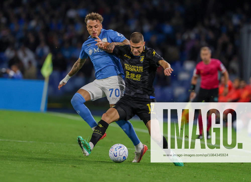 Noa Lang of SSC Napoli Giorgio Kvernadze of FC Frosinone during the 2026 27 Serie A match between SSC Napoli and FC Frosinone, played on October 10, 2026, at the Stadio Diego Armando Maradona in Naples Napoli ITALIA - ZUMAs236 20261010_aap_s236_039