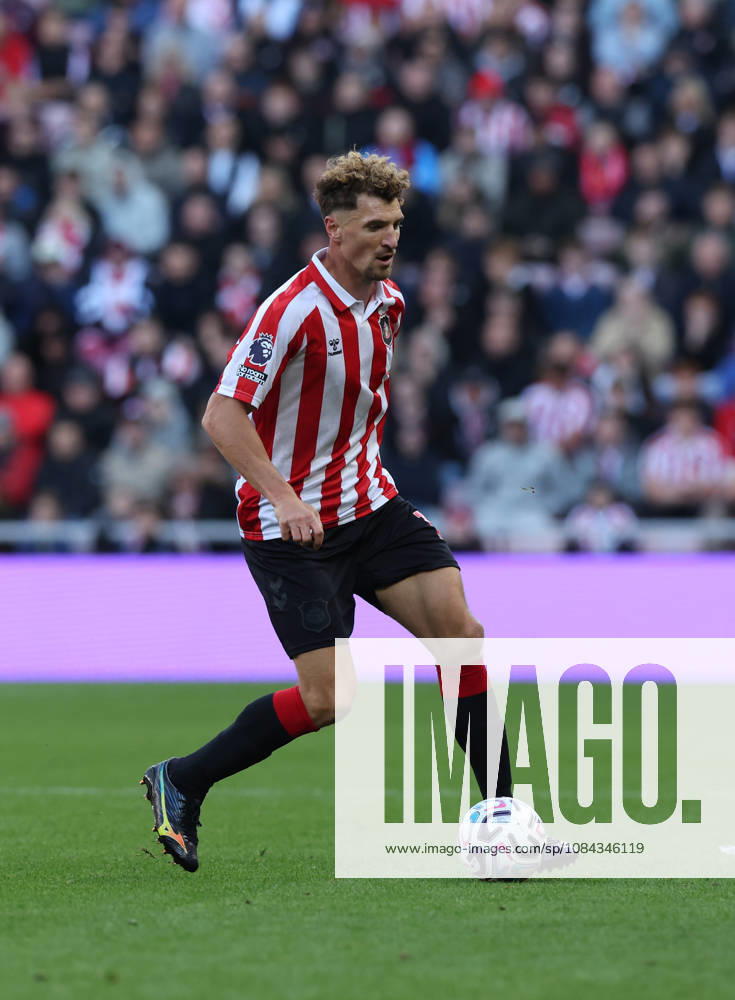 Sunderland, England, 10th October 2026. Thomas Meunier of Sunderland during the Sunderland vs Brighton and Hove Albion Premier League match at the Stadium Of Light, Sunderland. Picture credit should read: Nigel Roddis Sportimage . SPI_072_NR_SUND_BRIG SPI-5059-0072