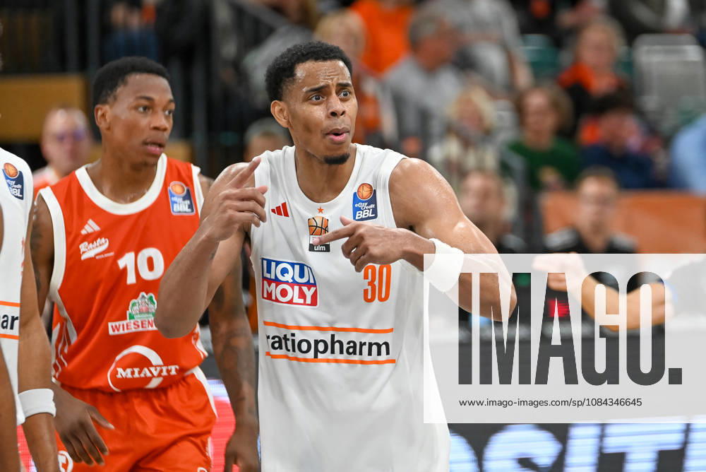 Jaylen Sims of ratiopharm Ulm, 30, gestures during RASTA Vechta vs. ratiopharm Ulm, easyCredit Basketball Bundesliga, Matchday 5, 2026–2027 season, October 10, 2026, RASTA Vechta vs. ratiopharm Ulm, easyCredit Basketball Bundesliga, Matchday 5, 2026–2027 season, October 10, 2026, Vechta