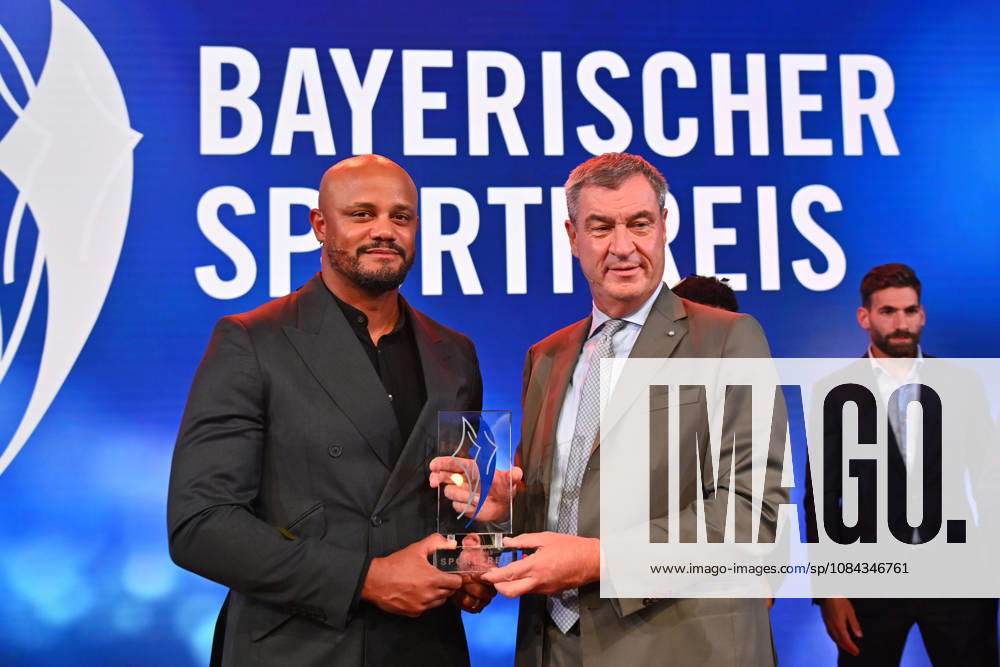 Coach Vincent KOMPANY of Bayern Munich receives the Honorary Award from Bavarian Minister-President Markus SOEDER at the 2026 Bavarian Sports Awards at BMW Welt, Red Carpet, on October 10, 2026