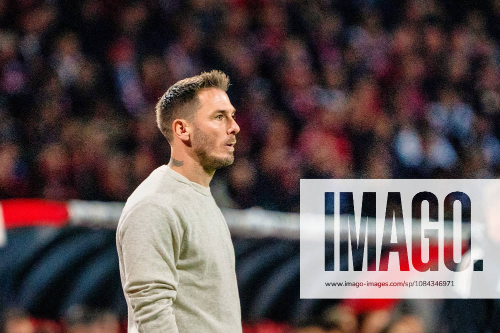 Tobias Strobl, VfL Wolfsburg, Head Coach, GER, 1. FC Nuremberg vs. VfL Wolfsburg, Soccer, 2. Bundesliga, Matchday 7, 2026–2027 Season, October 10, 2026, DFL regulations prohibit any use of photographs as image sequences and or quasi-video, GER, 1. FC Nuremberg vs. VfL Wolfsburg, soccer, 2. Bundesliga, Matchday 7, 2026–2027 season, October 10, 2026, Nuremberg