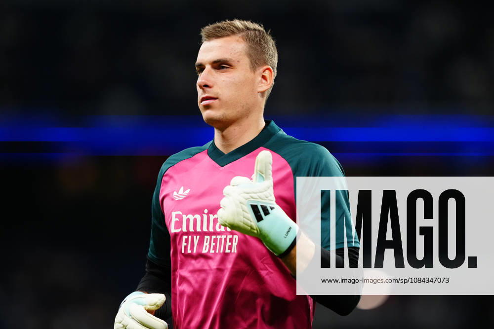 Real Madrid v Villarreal - LaLiga EA Sports 2026 27 MD8 MADRID, SPAIN - OCTOBER 10: Andriy Lunin of Real Madrid gestures before the LaLiga EA Sports match between Real Madrid CF and Villarreal CF at Santiago Bernabeu on October 10, 2026 in Madrid, Spain. Madrid Santiago Bernabeu Madrid Spain