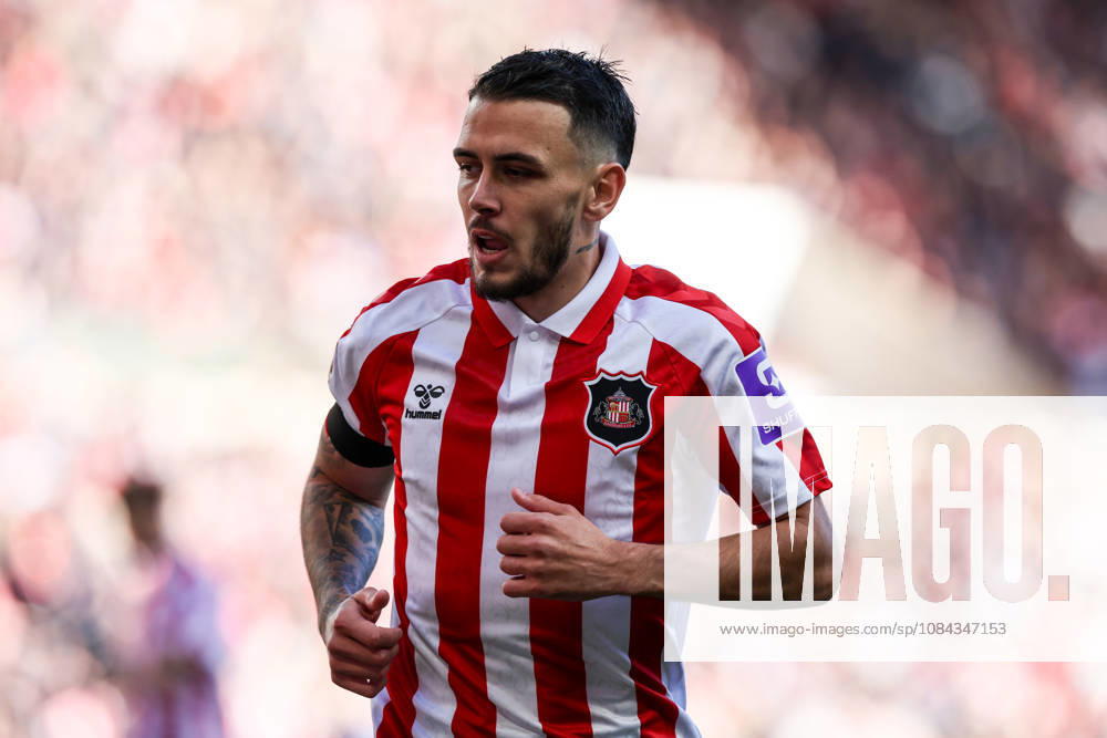 Sunderland, England, 10th October 2026. Enzo Le Fee of Sunderland during the Sunderland vs Brighton and Hove Albion Premier League match at the Stadium Of Light, Sunderland. Picture credit should read: Nigel Roddis Sportimage . SPI_085_NR_SUND_BRIG SPI-5059-0085