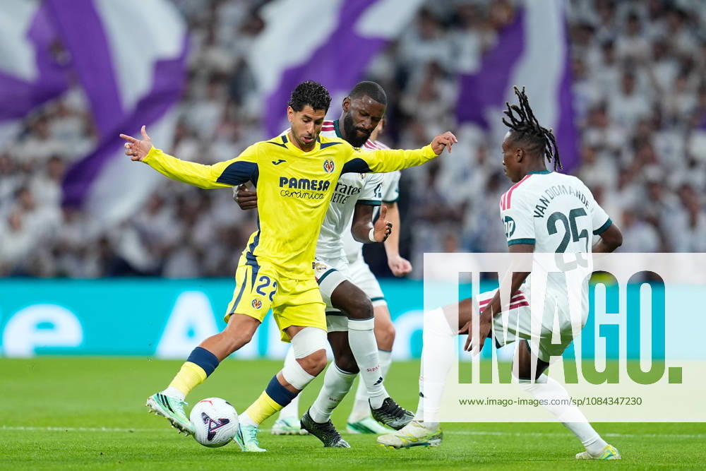 Ayoze Perez of Villarreal CF and Antonio Rudiger of Real Madrid CF compete for the ball during the Spanish League, LaLiga EA Sports, football match between Real Madrid and Villarreal CF at Bernabeu stadium on October 10, 2026, in Madrid, Spain. Real Madrid V Villarreal CF - LaLiga EA Sports - ZUMAa181 20261010_zaa_a181_158