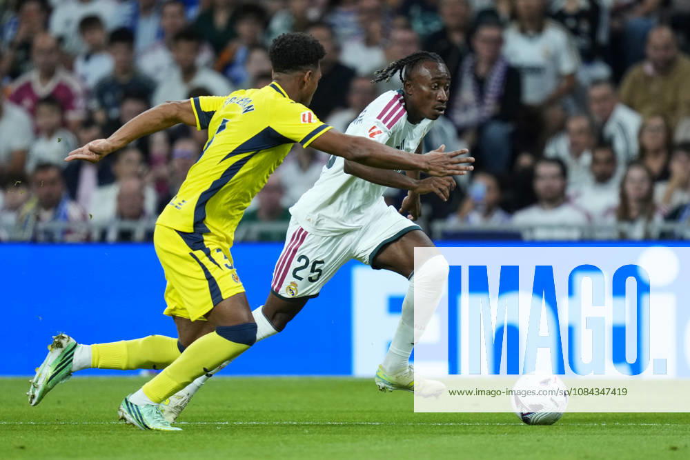 ESP: Real Madrid - Villarreal CF. La Liga EA Sports. Matchday 8. Yan Diomande of Real Madrid CF and Alex Freeman of Villarreal CF during the La Liga EA Sports match between Real Madrid and Villarreal CF played at Santiago Bernabeu Stadium on 10 Oct 2026 in Madrid, Spain. kpng