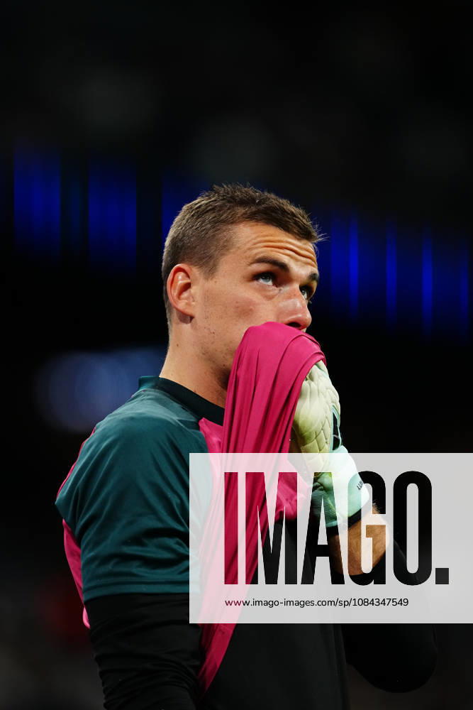 Real Madrid v Villarreal - LaLiga EA Sports 2026 27 MD8 MADRID, SPAIN - OCTOBER 10: Andriy Lunin of Real Madrid looks on before the LaLiga EA Sports match between Real Madrid CF and Villarreal CF at Santiago Bernabeu on October 10, 2026 in Madrid, Spain. Madrid Santiago Bernabeu Madrid Spain
