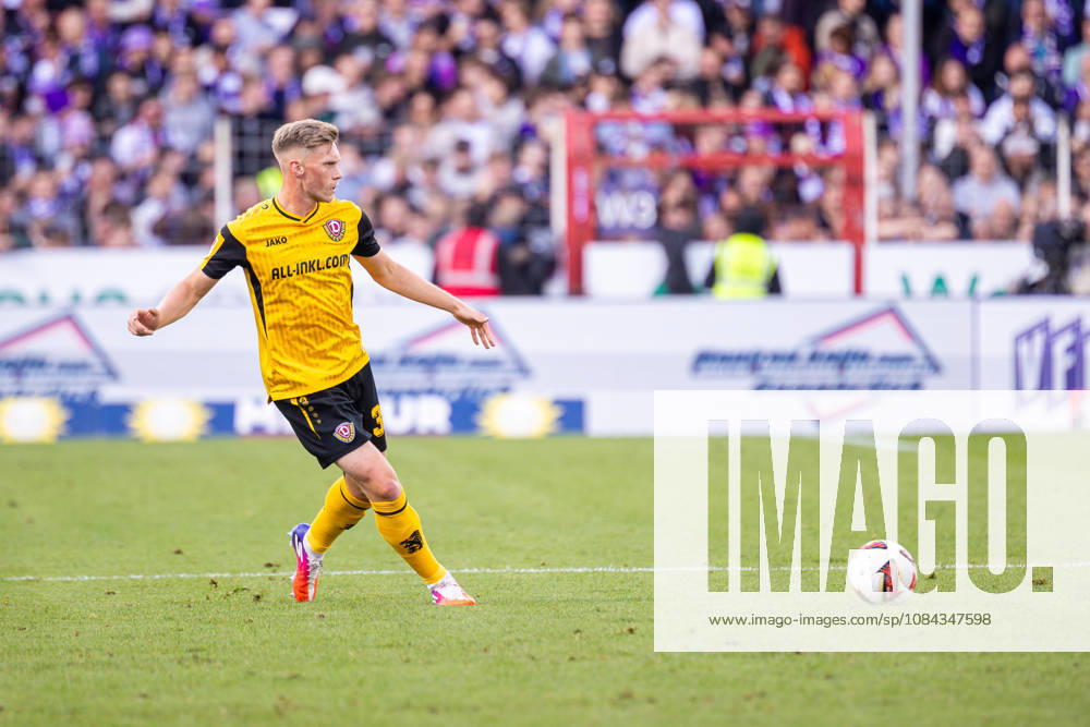 Jonas Sterner, SG Dynamo Dresden, 32 with the ball (GER), VfL Osnabrück vs. SG Dynamo Dresden, Soccer, 2. Bundesliga, Matchday 7, 2026–2027 season, October 10, 2026 DFL regulations prohibit any use of photographs as image sequences and or quasi-video GER, VfL Osnabrück vs. SG Dynamo Dresden, soccer, 2. Bundesliga, Matchday 7, 2026–2027 season, October 10, 2026, Osnabrück