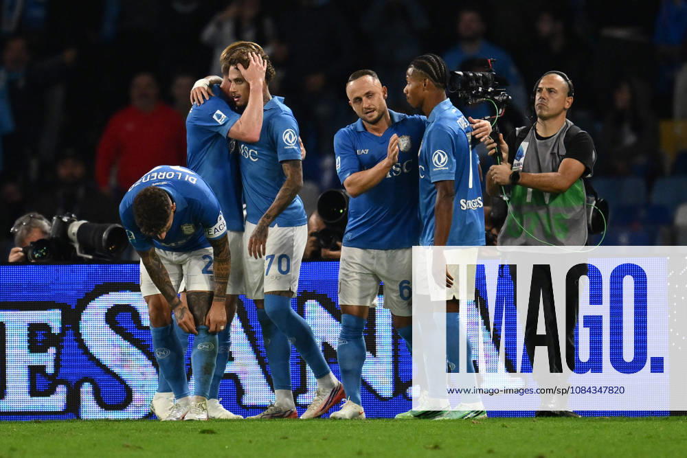 IPA89518472 - Noa Lang of S.S.C. Napoli celebrates after scoring the goal that made the score 2-0 during Matchday 6 of the Serie A Championship between S.S.C. Napoli and Frosinone Calcio at the Diego Armando Maradona Stadium on October 10, 2026, in Naples, Italy.