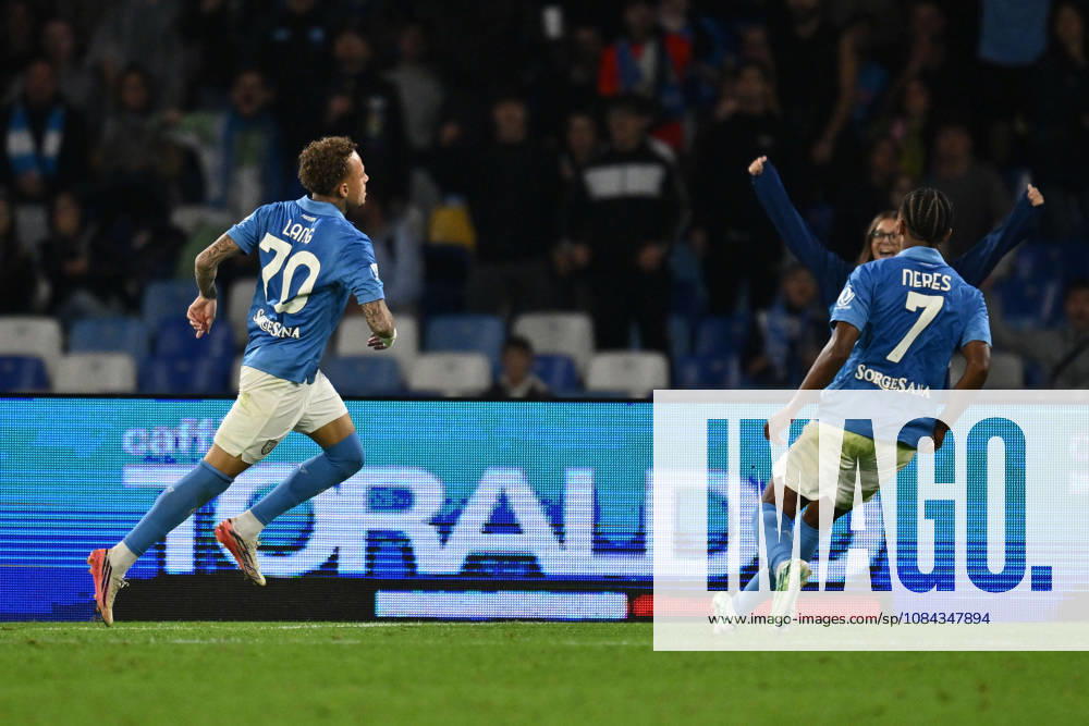 IPA89518488 - Noa Lang of S.S.C. Napoli celebrates after scoring the goal that made the score 2-0 during Matchday 6 of the Serie A Championship between S.S.C. Napoli and Frosinone Calcio at the Diego Armando Maradona Stadium on October 10, 2026, in Naples, Italy.