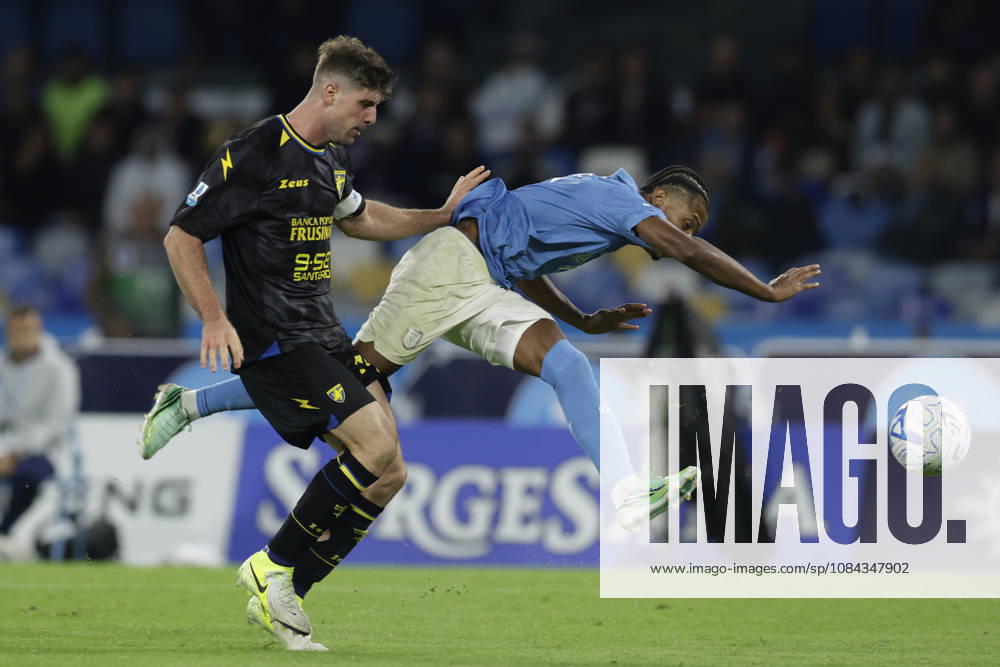 Serie a football match SSC Napoli vs Frosinone Frosinone s Italian defender Gabriele Bracaglia challenges for the ball with Napoli s Brazilian forward David Neres during the Serie A football match between SSC Napoli vs Frosinone at the Diego Armando Maradona Stadium in Naples, southern Italy, on October 10, 2026. _BPH8698