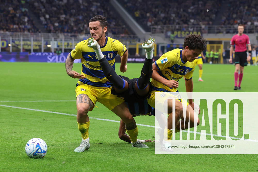 FC Internazionale v Parma Calcio 1913 - Serie A - Season 2026-2027 Milan, Italy, 10th October 2026. Djed Spence of FC Internazionale clashes with Emanuele Valeri and Simone Lontani of Parma Calcio during the FC Internazionale vs Parma Calcio 1913 Serie A match at Giuseppe Meazza, Milan. Picture credit should read: Jonathan Moscrop Milan Stadio Giuseppe Meazza Italy