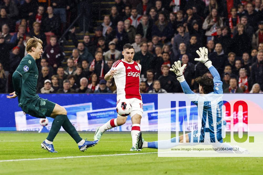 AMSTERDAM - (lr) Perr Schuurs of NEC Nijmegen, Oscar Gloukh of Ajax, NEC Nijmegen goalkeeper Gonzalo Crettaz during the Dutch Eredivisie match between AFC Ajax and NEC Nijmegen at the Johan Cruijff ArenA on October 10, 2026 in Amsterdam, the Netherlands. MAURICE VAN STEEN ANP Eredivisie 2026 27 ANPxSportx IVx 572064465 originalFilename: 572064465