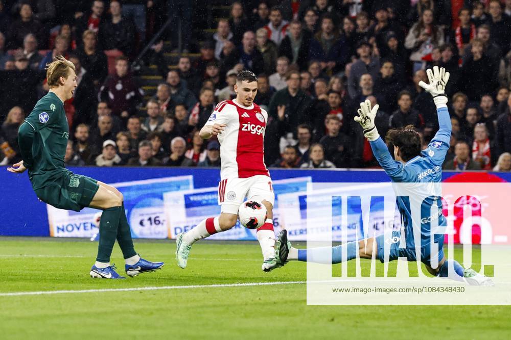 AMSTERDAM - (lr) Perr Schuurs of NEC Nijmegen, Oscar Gloukh of Ajax, NEC Nijmegen goalkeeper Gonzalo Crettaz during the Dutch Eredivisie match between AFC Ajax and NEC Nijmegen at the Johan Cruijff ArenA on October 10, 2026 in Amsterdam, the Netherlands. MAURICE VAN STEEN ANP Eredivisie 2026 27 ANPxSportx IVx 572064744 originalFilename: 572064744