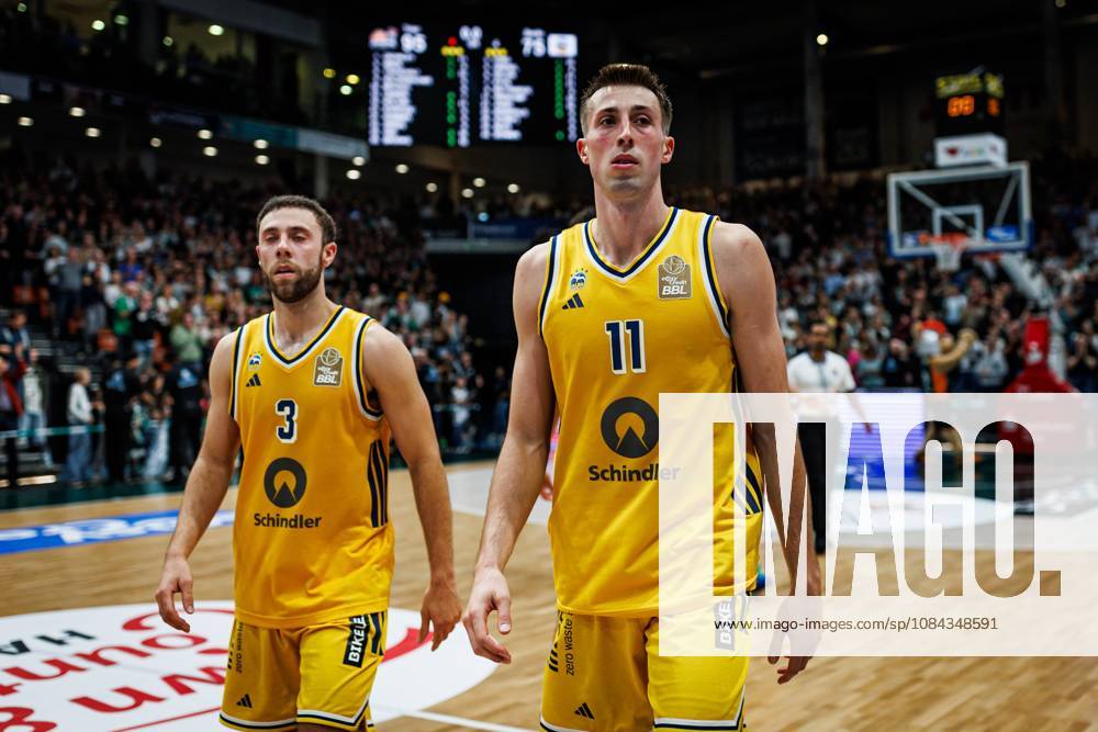 Jordan Ford, Alba Berlin; Joe Wieskamp, Alba Berlin; grief, disappointment, emotions; Vet Concept Gladiators Trier vs. Alba Berlin; basketball; easyCredit BBL; Matchday 5; 2026–2027 season; October 10, 2026 Vet Concept Gladiators Trier vs. Alba Berlin, basketball, easyCredit BBL, Matchday 5, 2026–2027 season