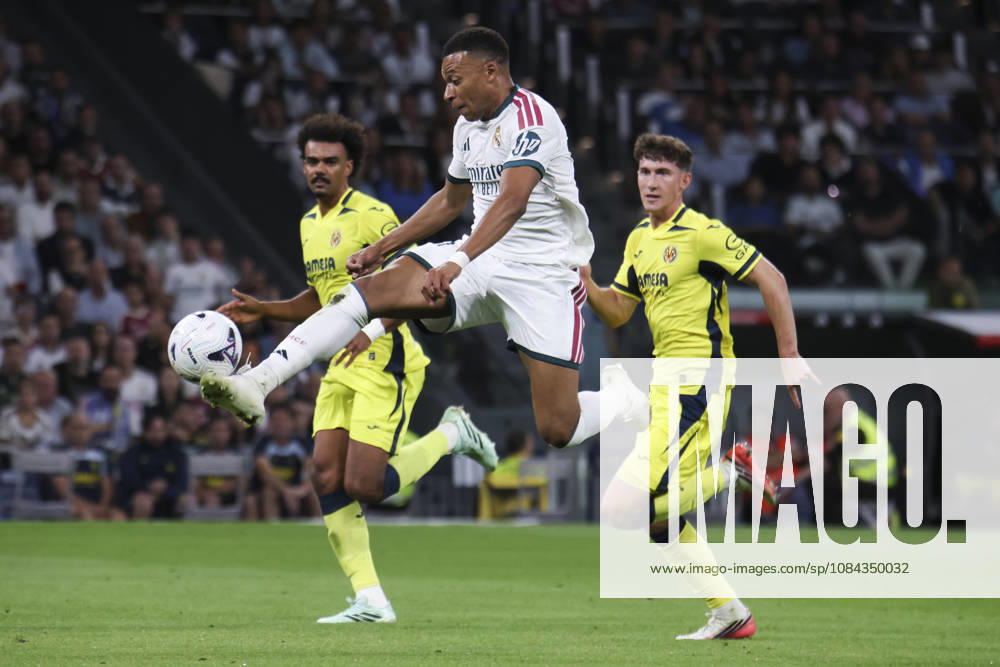 Real Madrid vs. Villarreal, La Liga EA Sports 2026, October 10, 2026, Santiago Bernabéu Stadium, Madrid, Spain Kylian Mbappé of Real Madrid is defended by Pau Navarro during a La Liga EA Sports match between Real Madrid and Villarreal at Santiago Bernabéu Stadium on October 10, 2026, in Madrid, Spain Madrid Santiago Bernabéu Stadium Madrid Spain