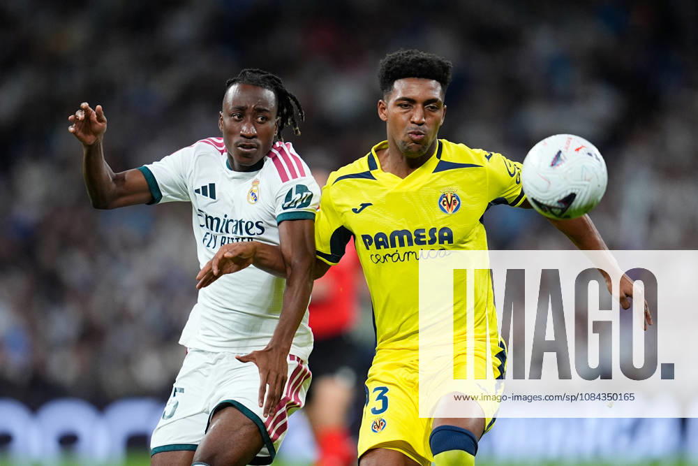 Alex Freeman of Villarreal CF and Yan Diomande of Real Madrid compete for the ball during the Spanish League, LaLiga EA Sports, football match between Real Madrid and Villarreal CF at Bernabeu stadium on October 10, 2026, in Madrid, Spain. Real Madrid V Villarreal CF - LaLiga EA Sports - ZUMAa181 20261010_zaa_a181_195