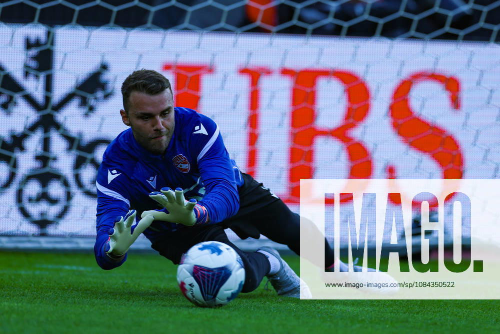 FC Zurich vs. FC Thun, Brack Super League, October 10, 2026; Niklas Steffen 1, FC Thun during the warm-up for the Brack Super League soccer match between FC Zurich and FC Thun on October 10, 2026, Letzigrund Stadium, Zurich, Switzerland Zurich Letzigrund Stadium Zurich Switzerland