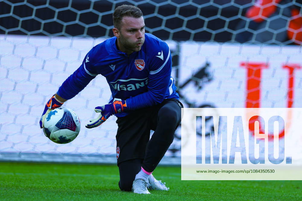 FC Zurich vs. FC Thun, Brack Super League, October 10, 2026; Niklas Steffen 1, FC Thun during the warm-up for the Brack Super League soccer match between FC Zurich and FC Thun on October 10, 2026, Letzigrund Stadium, Zurich, Switzerland Zurich Letzigrund Stadium Zurich Switzerland