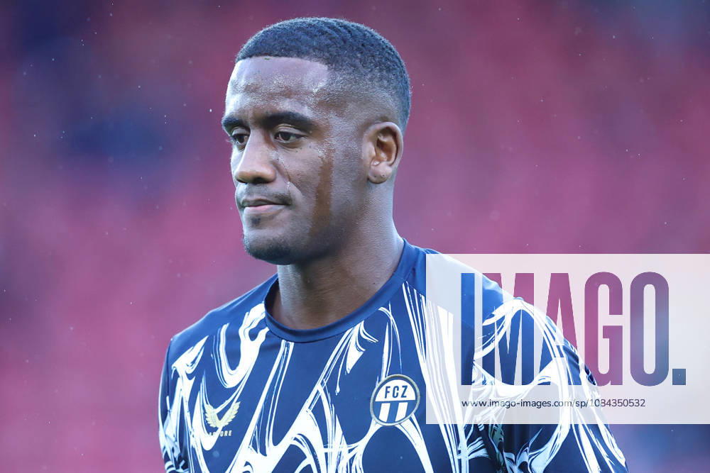 FC Zurich vs. FC Thun, Brack Super League, October 10, 2026, Jorge Segura 4, FC Zurich during the warm-up for the Brack Super League soccer match between FC Zurich and FC Thun, October 10, 2026, Letzigrund Stadium, Zurich, Switzerland; Zurich, Letzigrund Stadium, Zurich, Switzerland