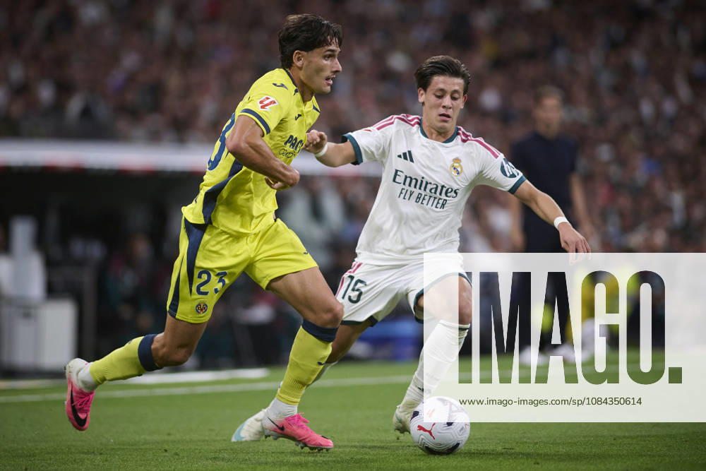 Real Madrid CFs Arda Guler (r) and Villarreal CFs Sergi Cardona during La Liga match. October 10 ,2026. (20261010024)