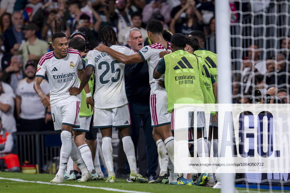 Real Madrid CF v Villarreal CF - LaLiga EA Sports 2026 27 Jose Mourinho, head coach of Real Madrid CF, celebrates a goal with his players (from L to R) Kylian Mbappe, Yan Diomande, Jude Bellingham during the LaLiga EA Sports football match between Real Madrid CF and Villarreal CF at Estadio Bernabeu on October 10, 2026 in Madrid, Spain. Madrid Estadio Bernabeu Madrid Spain
