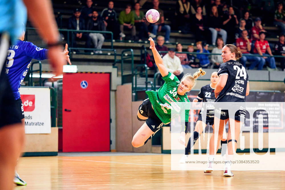 JONNA SCHAUBE, Fuechse Berlin, 34; Lisa Fuchs, SG Nürtingen Zizishausen, 24; GER, Women s Handball Bundesliga 2, Fuechse Berlin vs. SG Nürtingen Zizishausen, 2026–27 season, Matchday 5, October 10, 2026, GER, Women’s Handball Bundesliga 2, Fuechse Berlin vs. SG Nuertingen Zizishausen, 2026–27 season, Matchday 5, October 10, 2026, Berlin
