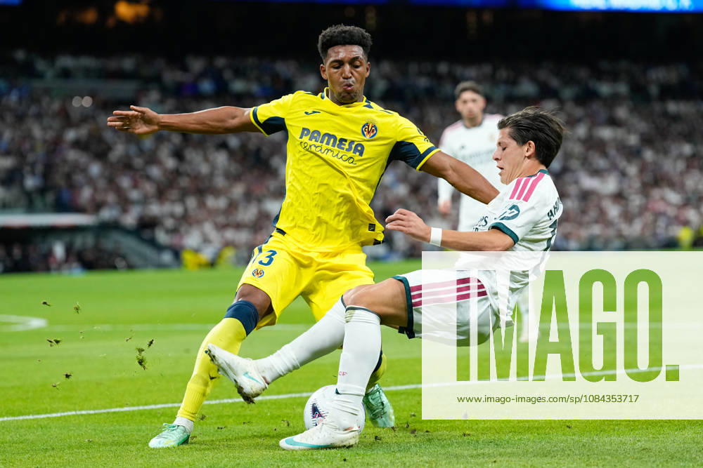 Alex Freeman of Villarreal CF and Arda Guler of Real Madrid CF compete for the ball during the Spanish League, LaLiga EA Sports, football match between Real Madrid and Villarreal CF at Bernabeu stadium on October 10, 2026, in Madrid, Spain. Real Madrid V Villarreal CF - LaLiga EA Sports - ZUMAa181 20261010_zaa_a181_263