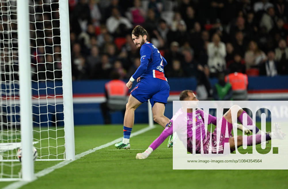 PSG v Le Mans FC - French Ligue 1 PARIS, FRANCE - OCTOBER 10: Khvicha Kvaratskhelia (L) of Paris Saint - Germain scores during the French Ligue 1 (L1) soccer match between Paris Saint-Germain (PSG) and Le Mans FC at Parc des Princes stadium in Paris, France on October 10, 2026. Mustafa Yalcin Anadolu Paris France. Editorial use only. Please get in touch for any other usage.