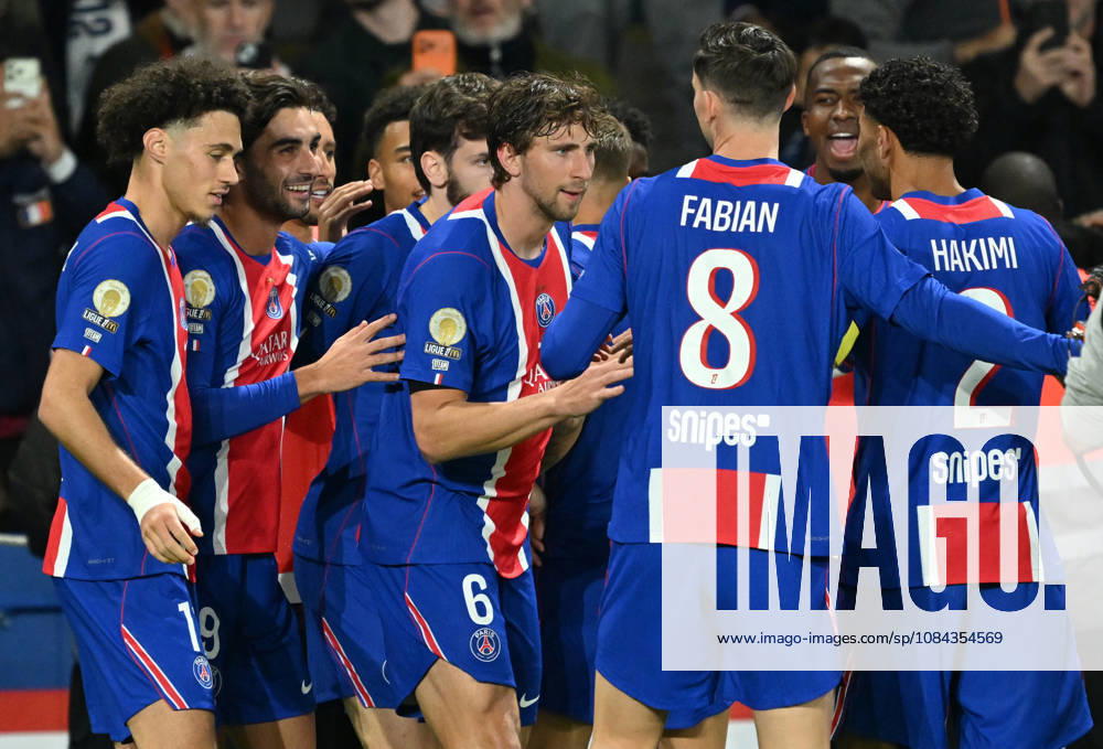 PSG v Le Mans FC - French Ligue 1 PARIS, FRANCE - OCTOBER 10: Players of Paris Saint - Germain celebrate after a score during the French Ligue 1 (L1) soccer match between Paris Saint-Germain (PSG) and Le Mans FC at Parc des Princes stadium in Paris, France on October 10, 2026. Mustafa Yalcin Anadolu Paris France. Editorial use only. Please get in touch for any other usage.