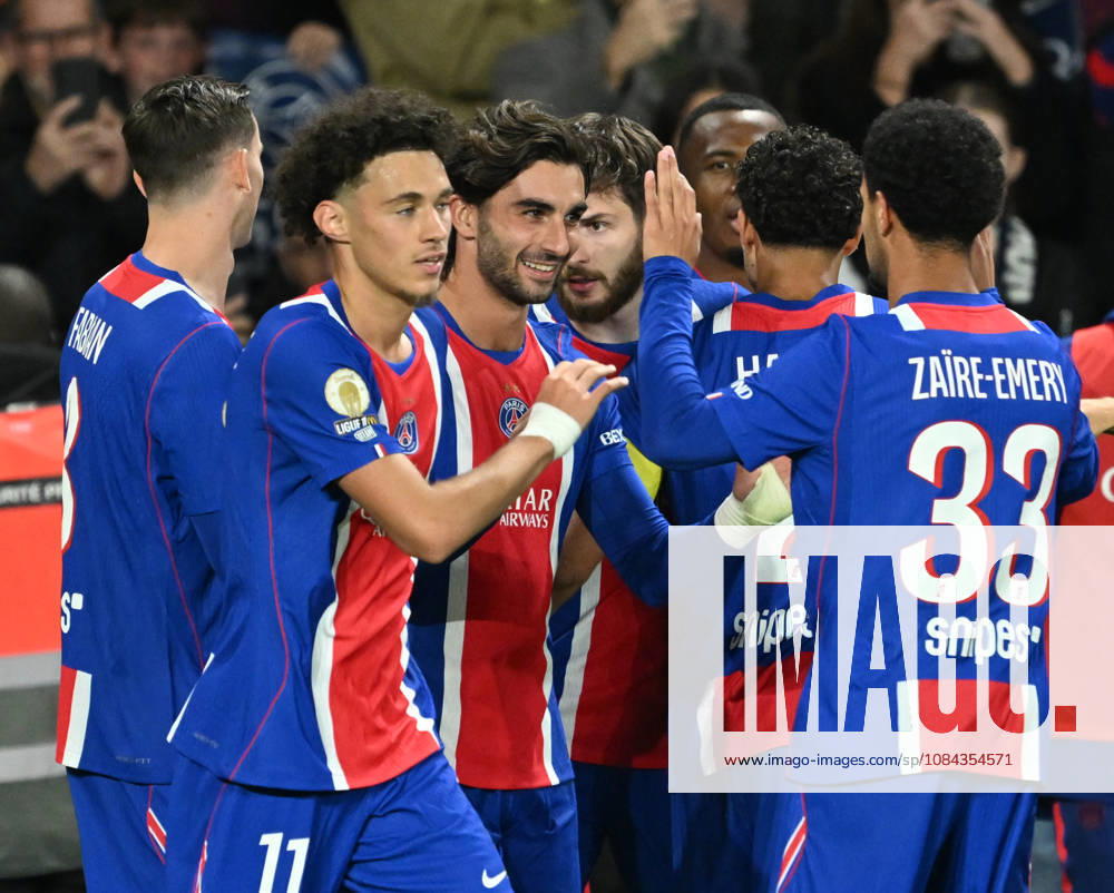 PSG v Le Mans FC - French Ligue 1 PARIS, FRANCE - OCTOBER 10: Players of Paris Saint - Germain celebrate after a score during the French Ligue 1 (L1) soccer match between Paris Saint-Germain (PSG) and Le Mans FC at Parc des Princes stadium in Paris, France on October 10, 2026. Mustafa Yalcin Anadolu Paris France. Editorial use only. Please get in touch for any other usage.