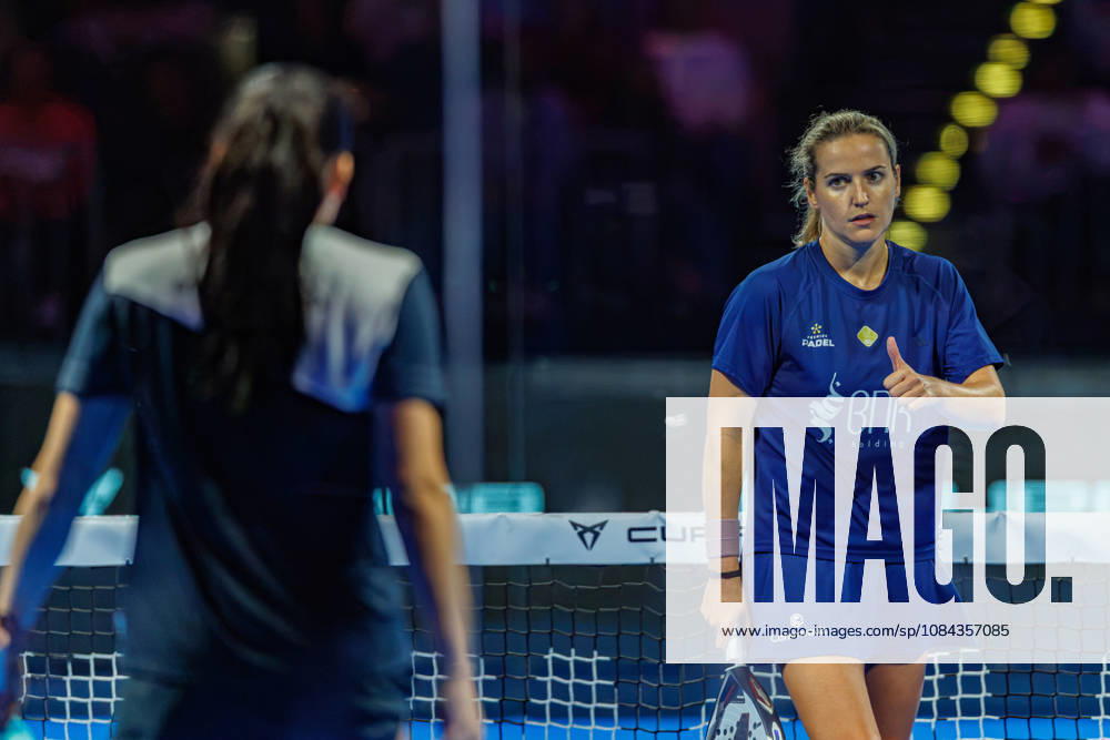 DÜSSELDORF, GERMANY - 10 OCTOBER 2026: Image shows Ariana Sanchez Fallada (ESP) showing thumbs up to Andrea Ustero Prieto (ESP) during CUPRA Germany Premier Padel P2 2026 Day 7: Semifinals at CASTELLO Düsseldorf on 10 10 2026 in Düsseldorf, Germany. Germany
