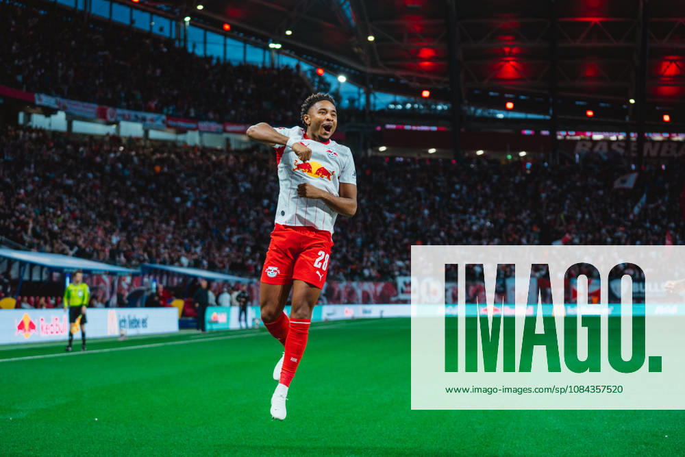 Christopher Nkunku (RB Leipzig, 28) goal celebration RB Leipzig vs Eintracht Frankfurt, Bundesliga, Germany, Football, 26 27, GER, Leipzig, Red Bull Arena Stadium DFL regulations prohibit any use of photographs as image sequences and or quasi-video.DFL regulations prohibit any use of photographs as image sequences and or quasi-video. Leipzig Red Bull Arena, Leipzig Sachsen GER