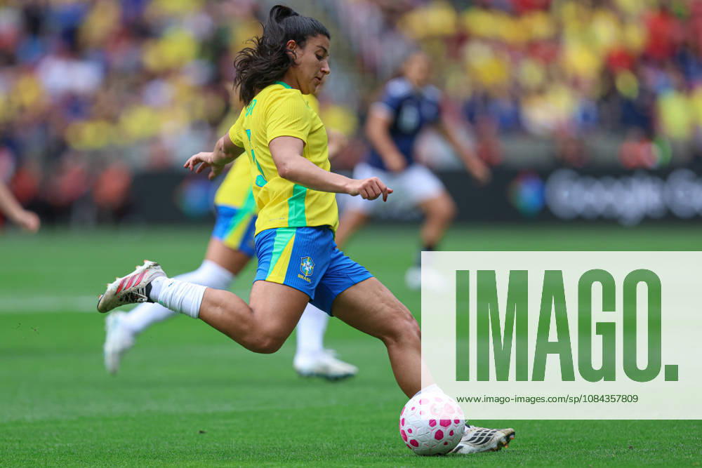 10th October 2026; Beira-Rio Stadium, Porto Alegre, Brazil; Friendlies Women Football, Brazil versus Argentina; Duda Sampaio of Brazil passes the ball MaxxPeixoto
