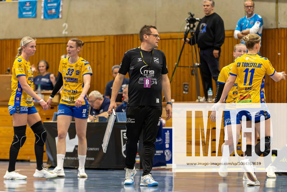 Handball I Women I 2026–2027 Season I 2nd Bundesliga I Matchday 5 I SV Todesfelde vs. HSV Solingen Gräfrath 76 I October 10, 2026 Henning Ammen, Coach, SV Todesfelde, Bad Schwartau, Ludwig Jahn Hall, Schleswig-Holstein, Germany