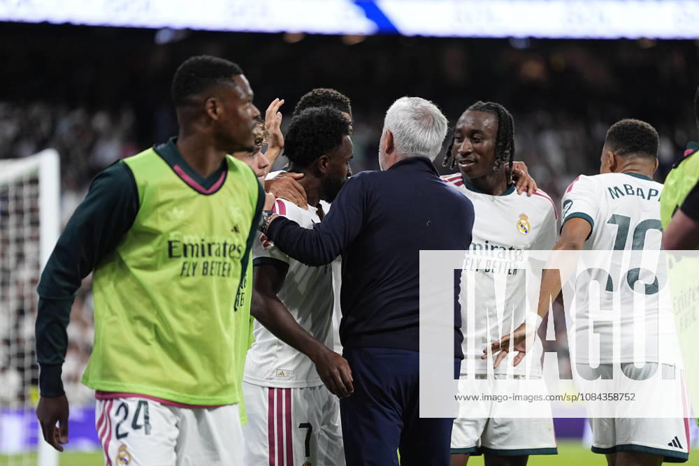 Jose Mourinho, head coach of Real Madrid CF, celebrates a goal that was later disallowed by VAR with Vinicius Junior during the Spanish League, LaLiga EA Sports, football match between Real Madrid and Villarreal CF at Bernabeu stadium on October 10, 2026, in Madrid, Spain. Madrid Spain - ZUMAa181 20261010_zaa_a181_271